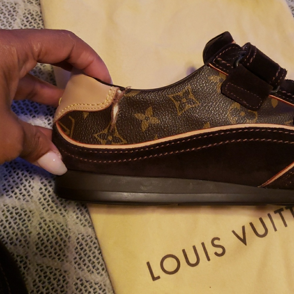 COPY - Vintage Louis Vuitton Sneakers - Picture 2 of 6